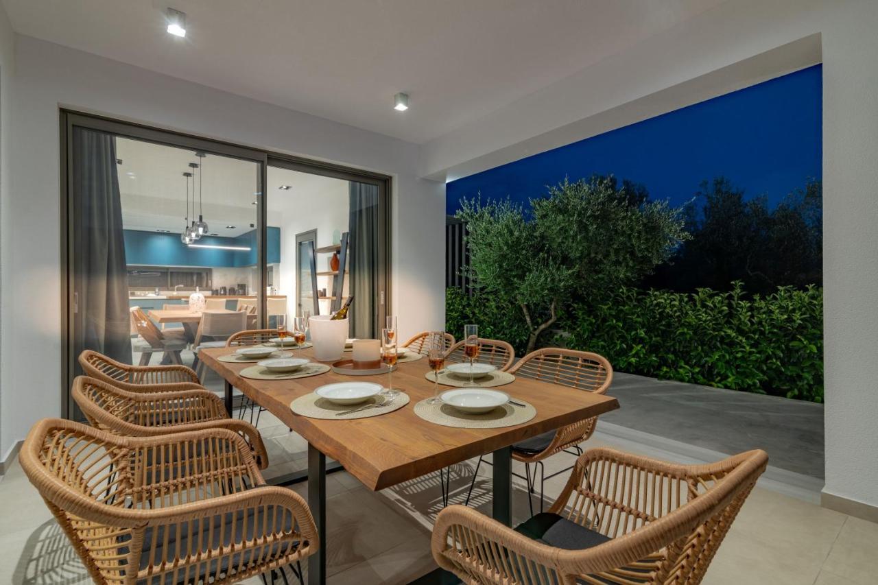Antonia Villa - Luxurious Serenity With Private Pool, By Zantewize Kalipádhon Exterior foto