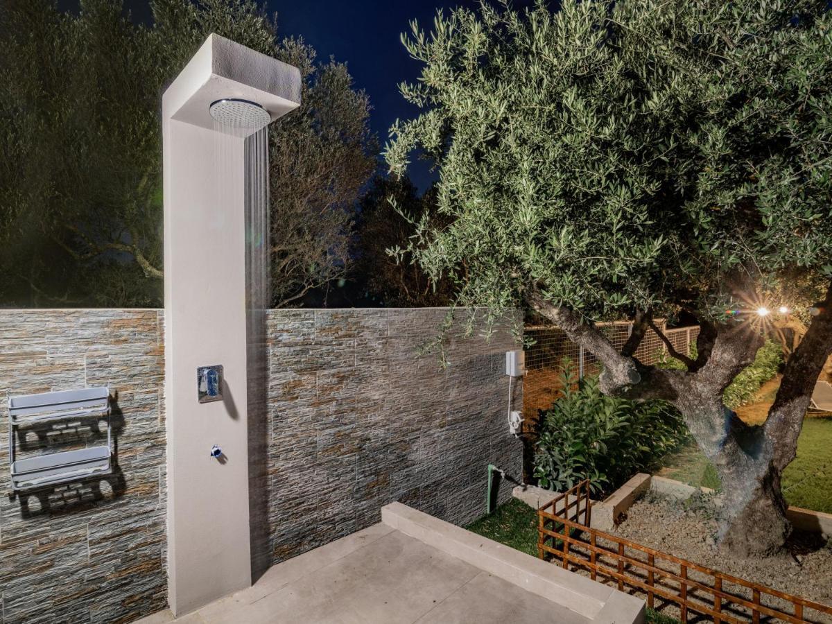 Antonia Villa - Luxurious Serenity With Private Pool, By Zantewize Kalipádhon Exterior foto
